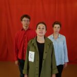 Trois membres de la Zanni Compagnie de théâtre à Toulouse en scène.