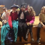 Ensemble d'enfants costumés, Zanni Compagnie, Compagnie de théâtre à Toulouse.